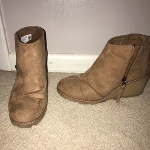 toffee microfiber women's avery booties